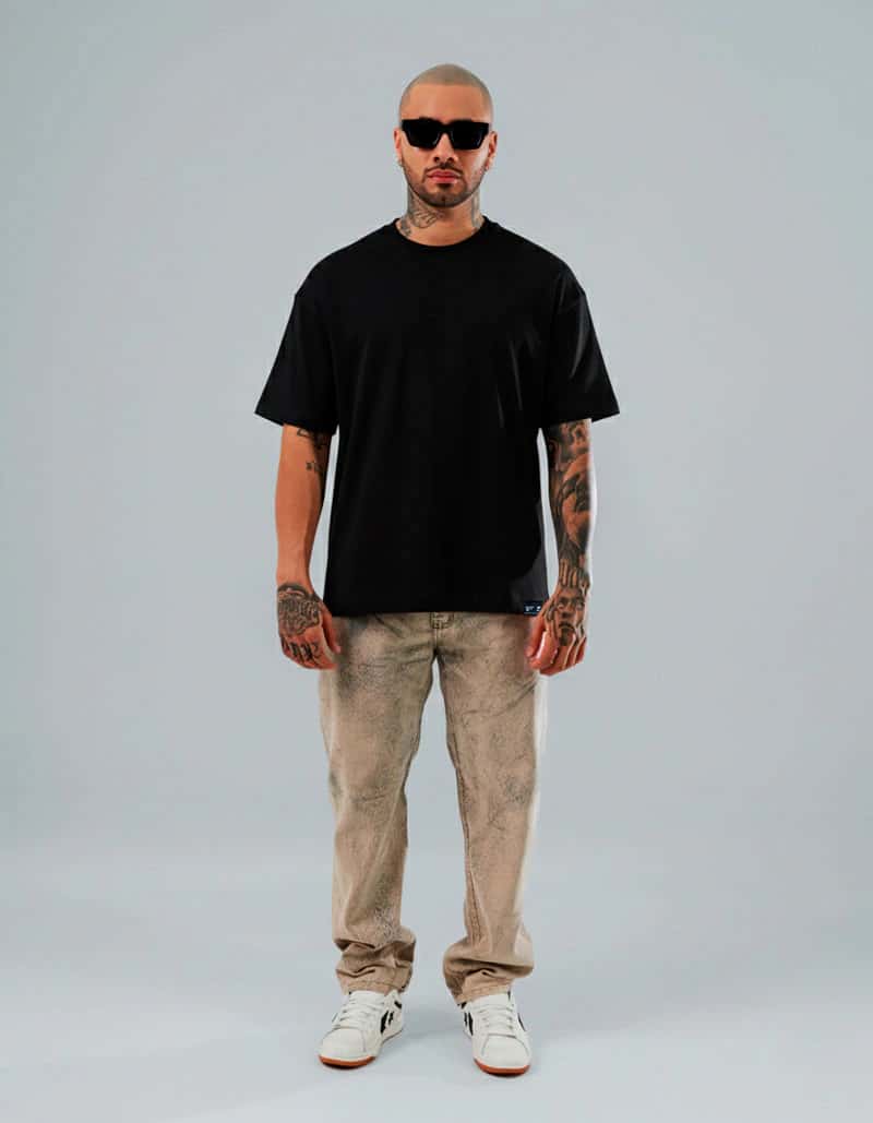 Camiseta Negra Básica Regular - 300 Grs - miniatura 4