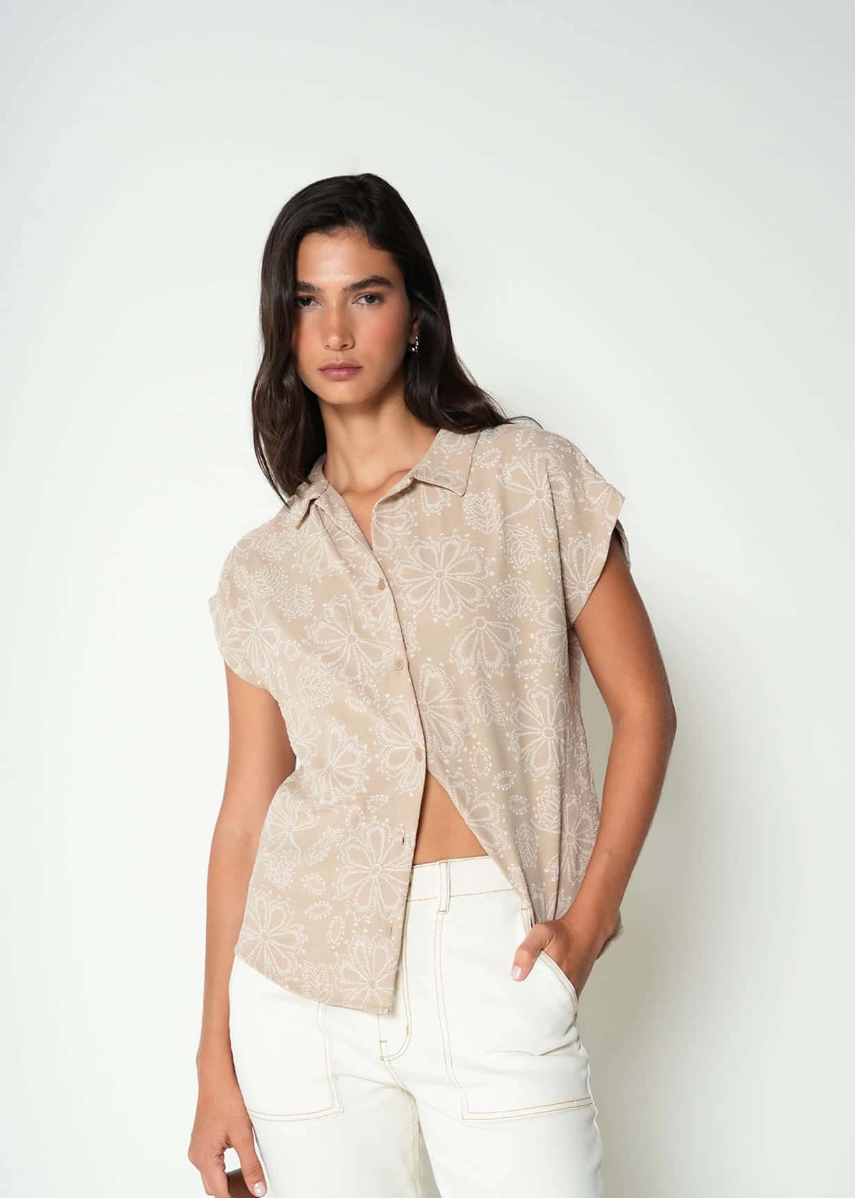 Camisa manga corta con bordado