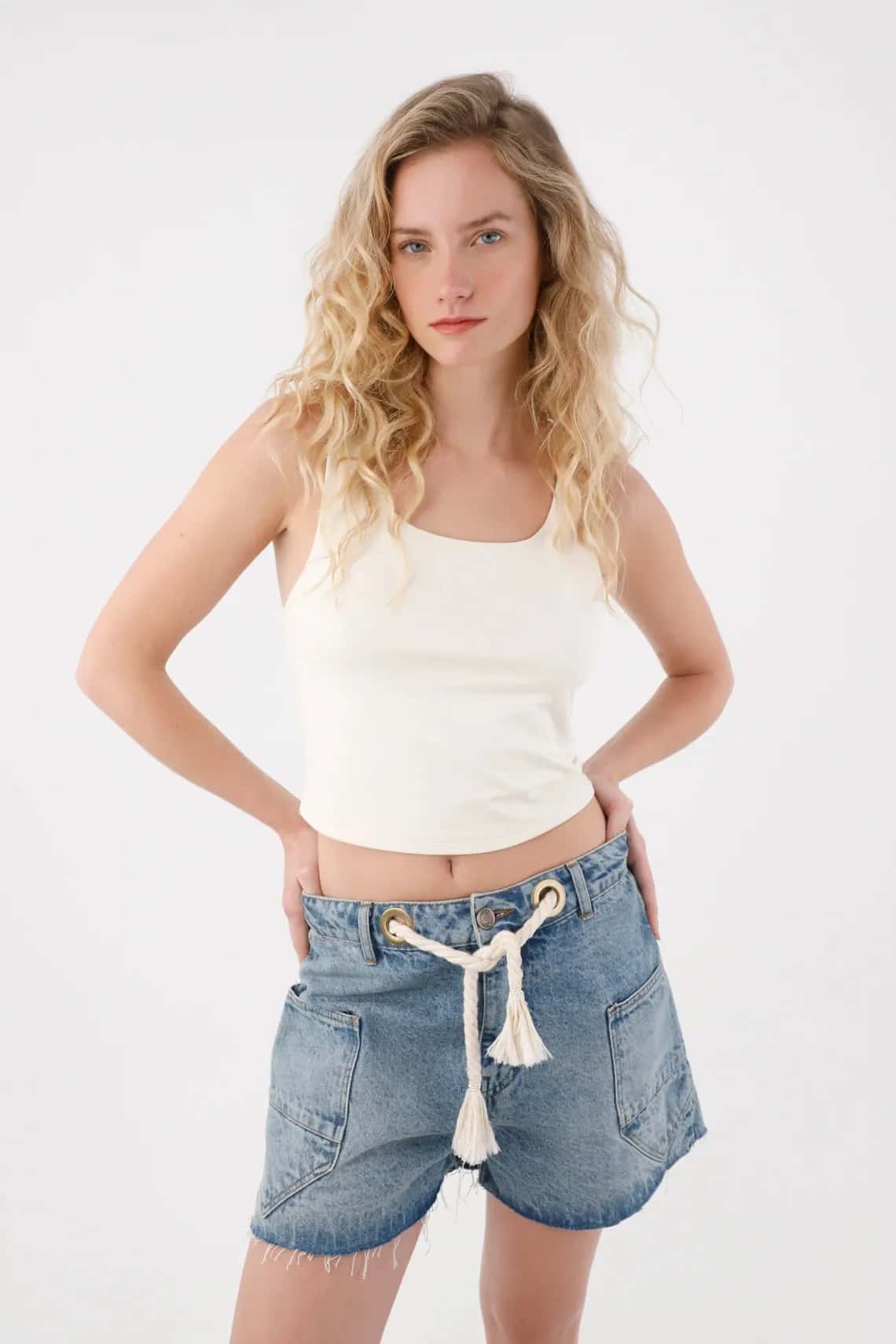 Bermuda en denim azul para mujer