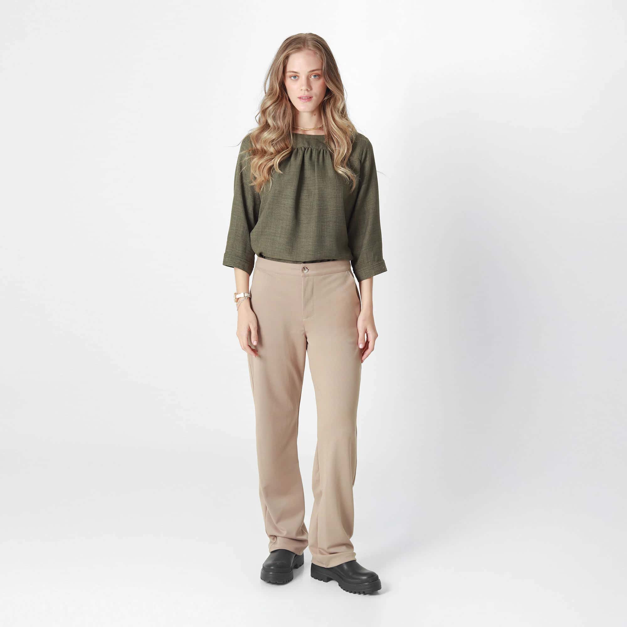 Pantalon Tiro Medio Bota Recta