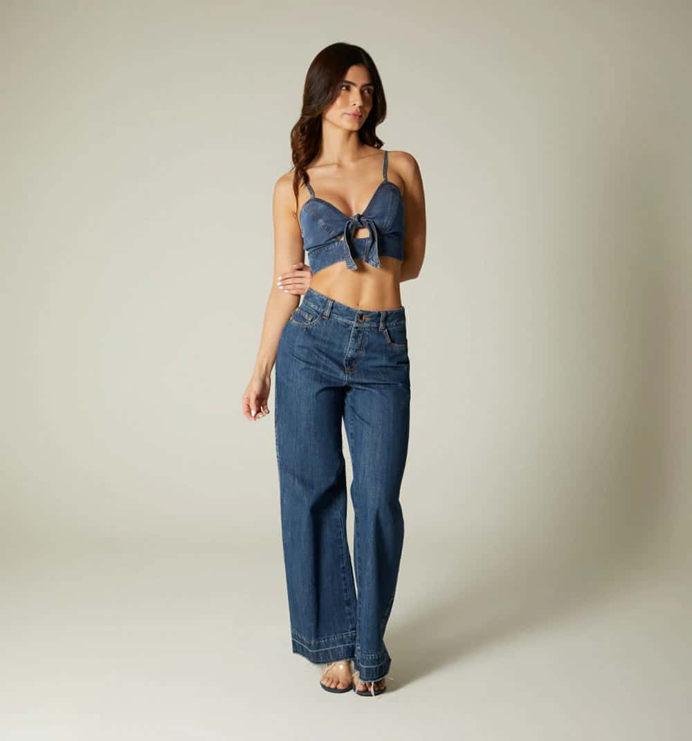Blusa crop tiras de anudar