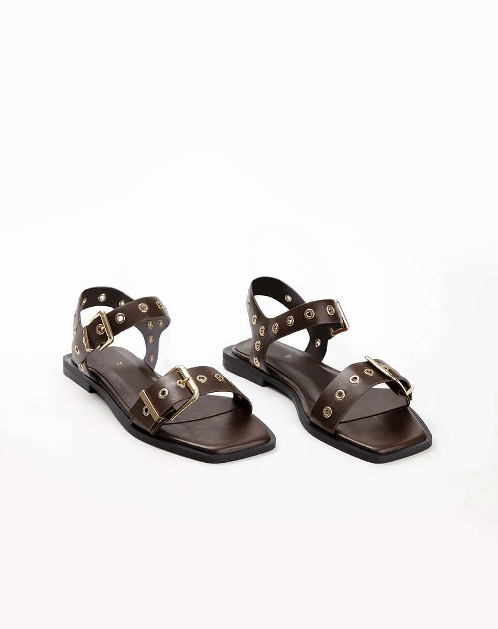 Sandalias planas con apliques café mujer