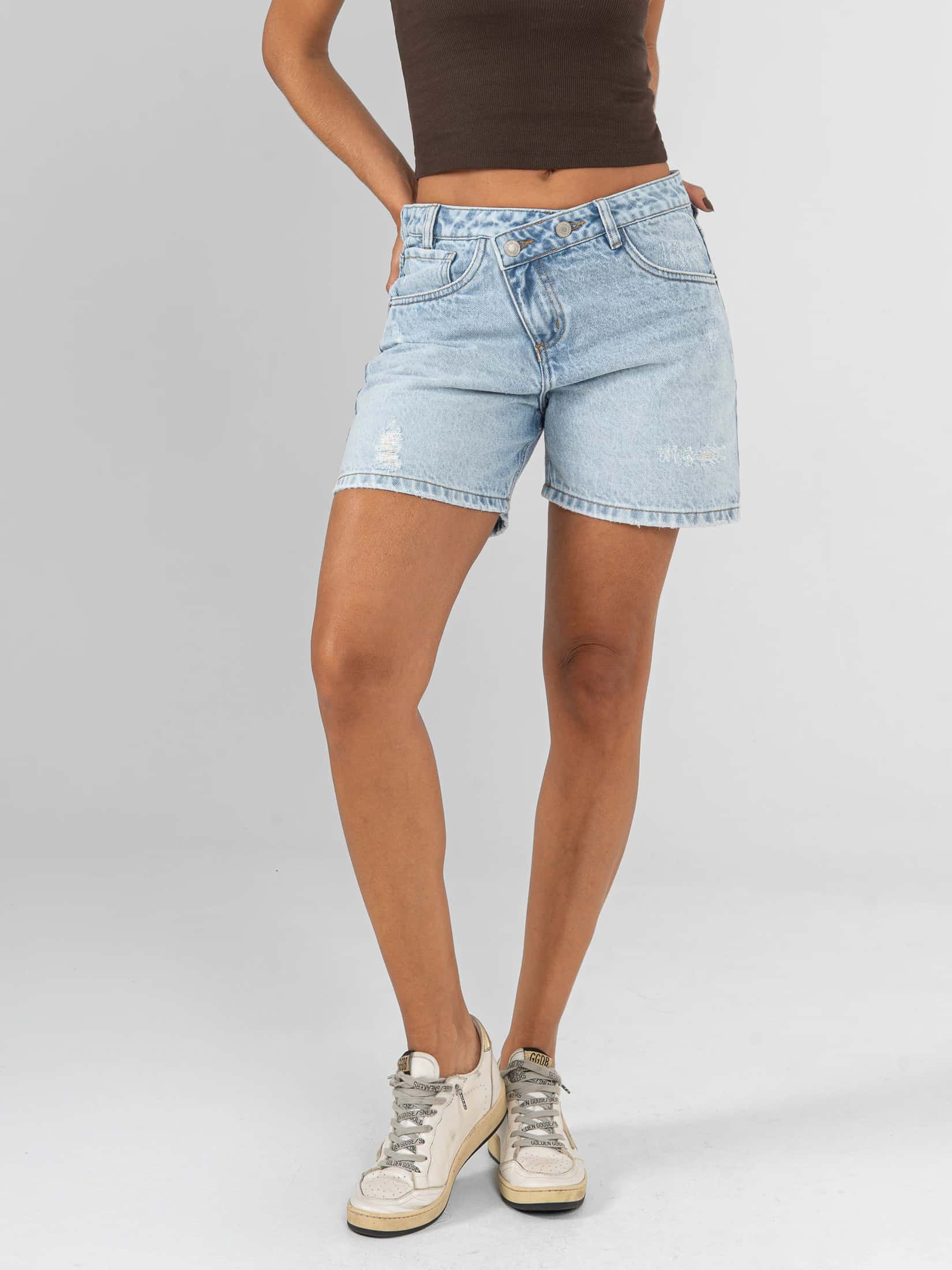 Ref: 066457 Short rígido, detalle en pretina, diseño cinco bolsillos, tono azul claro