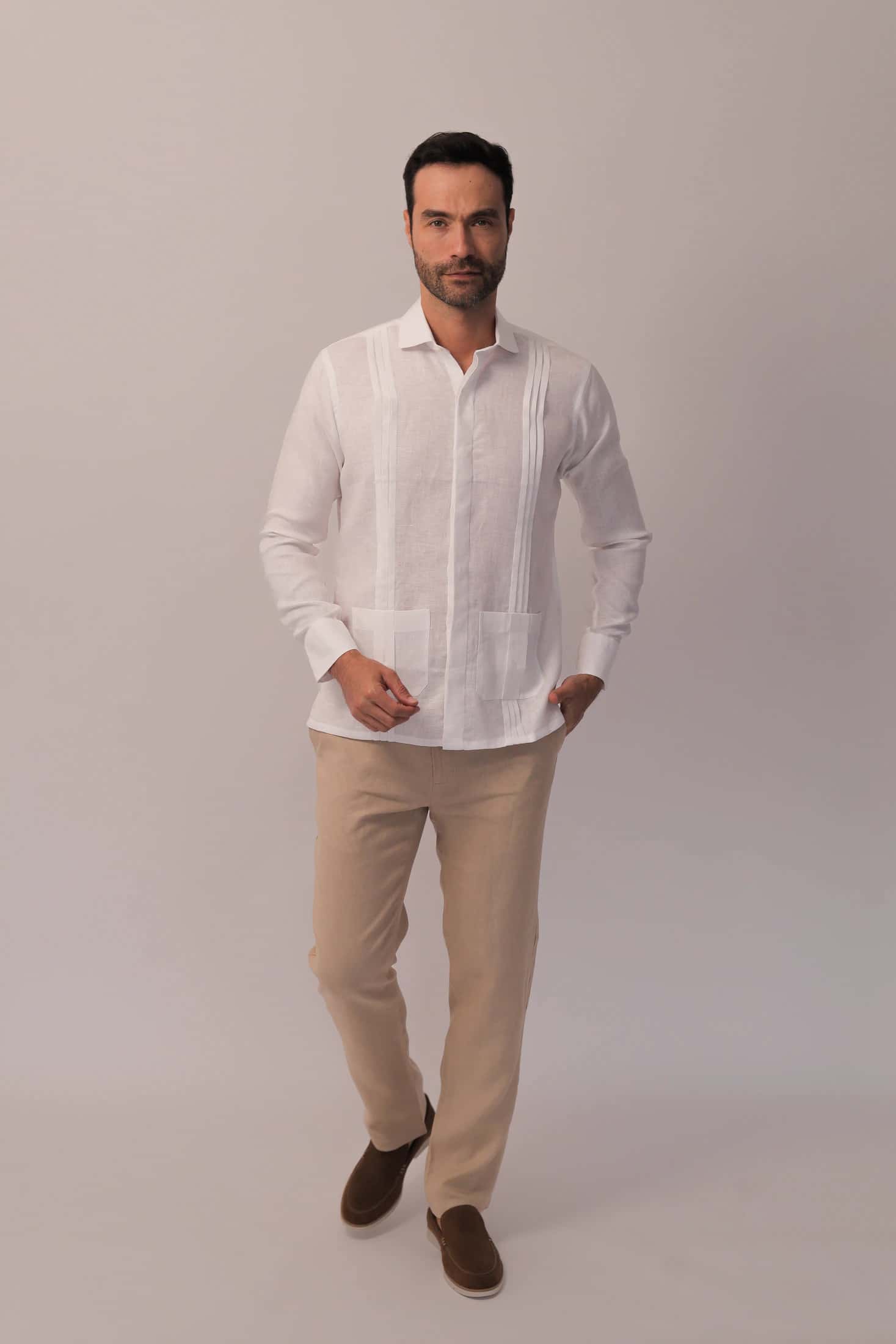 Guayabera Con Pliegues y Bolsillos - Covered Placket - miniatura 3