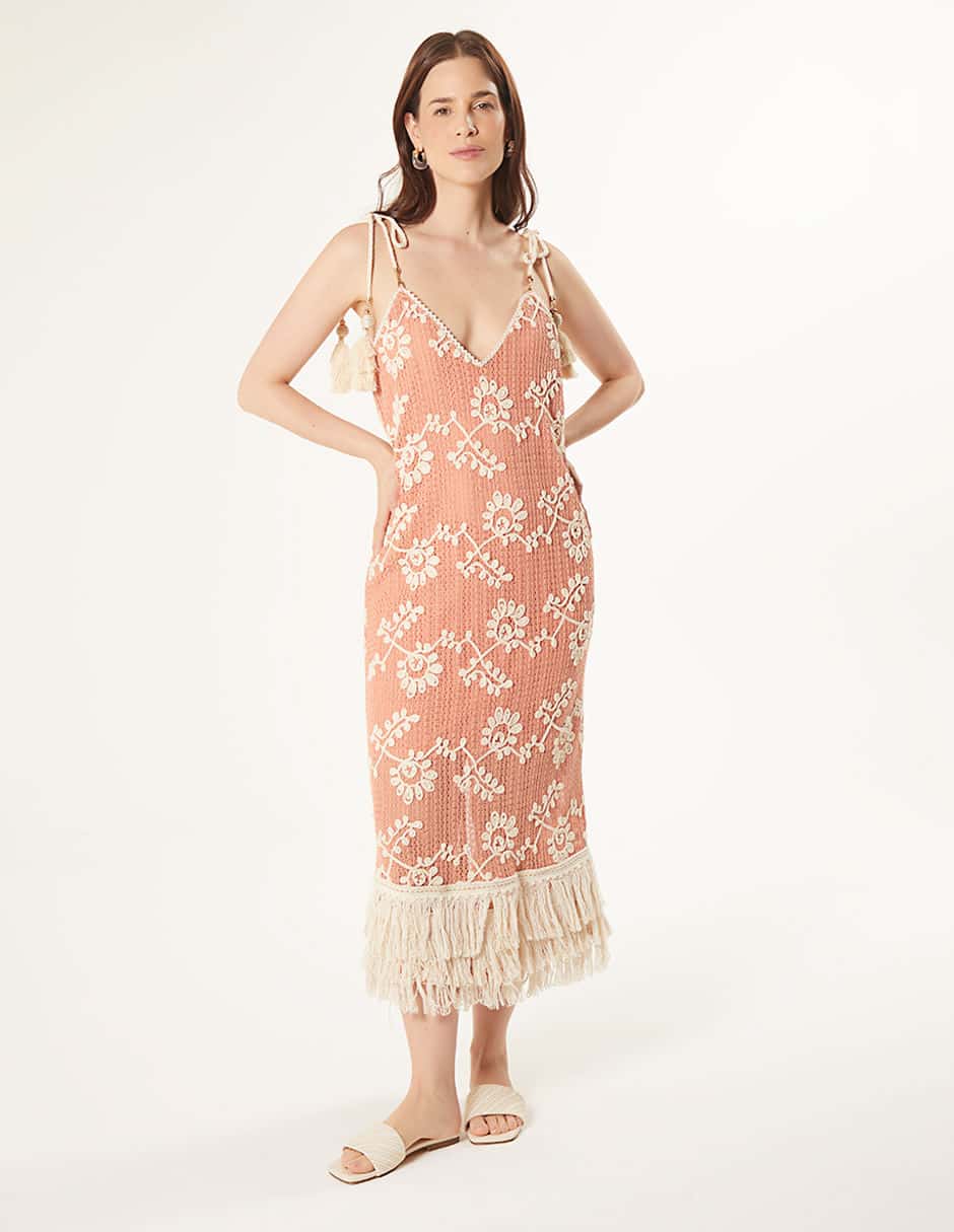 Vestido de tiras con insumo en ruedo