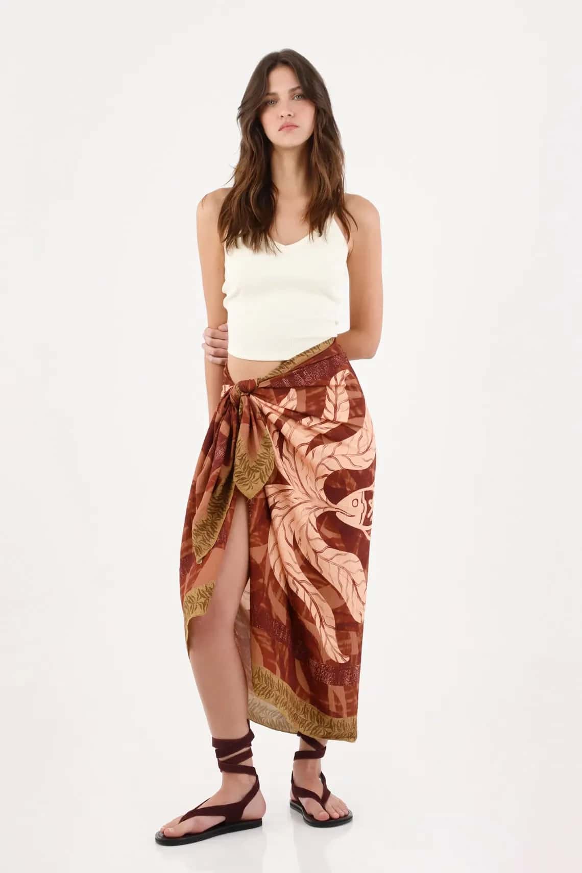 Pareo con estampado de peces terracota para mujer