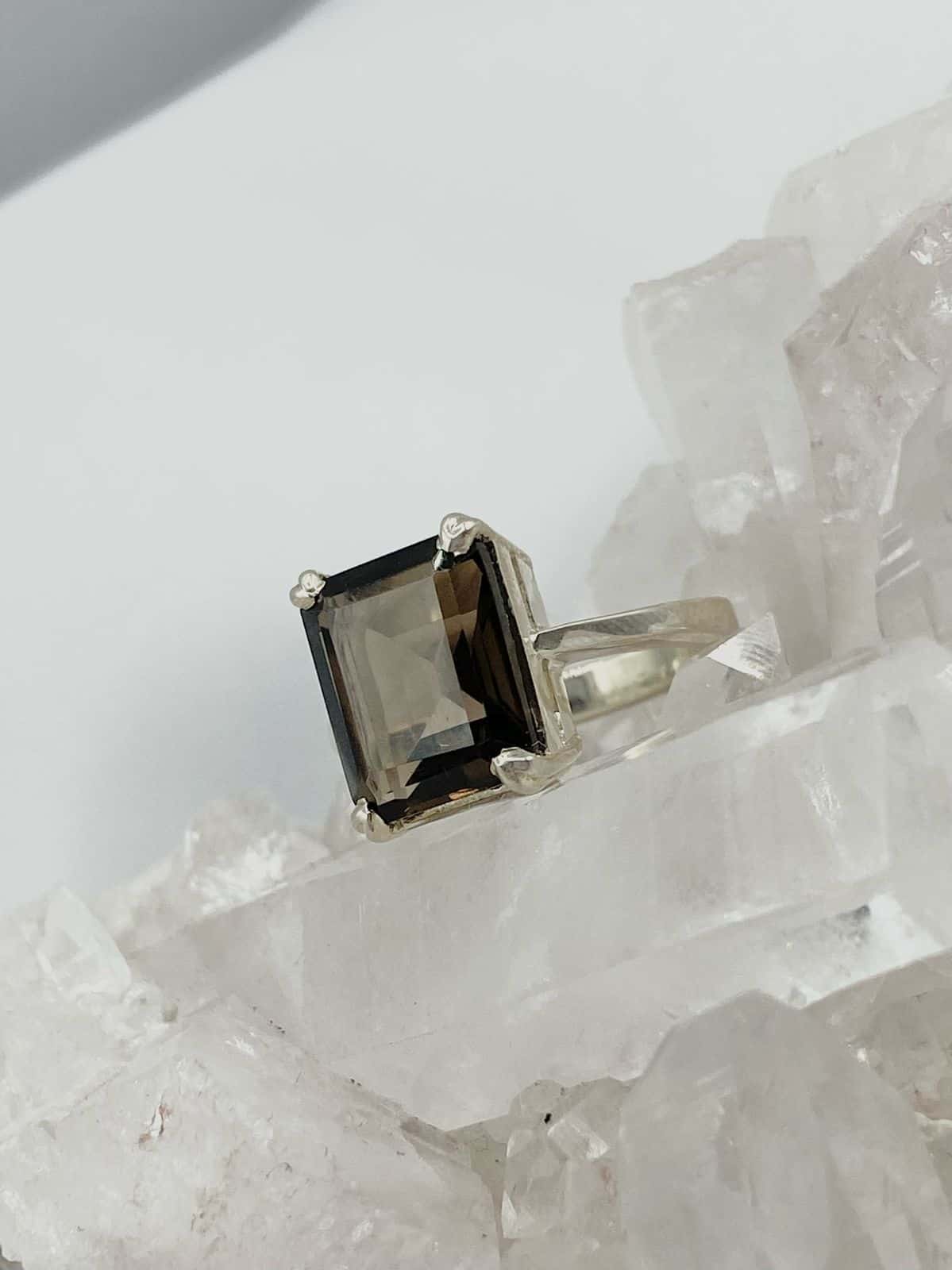 Anillo Cuarzo Humo Rectangular Mediano