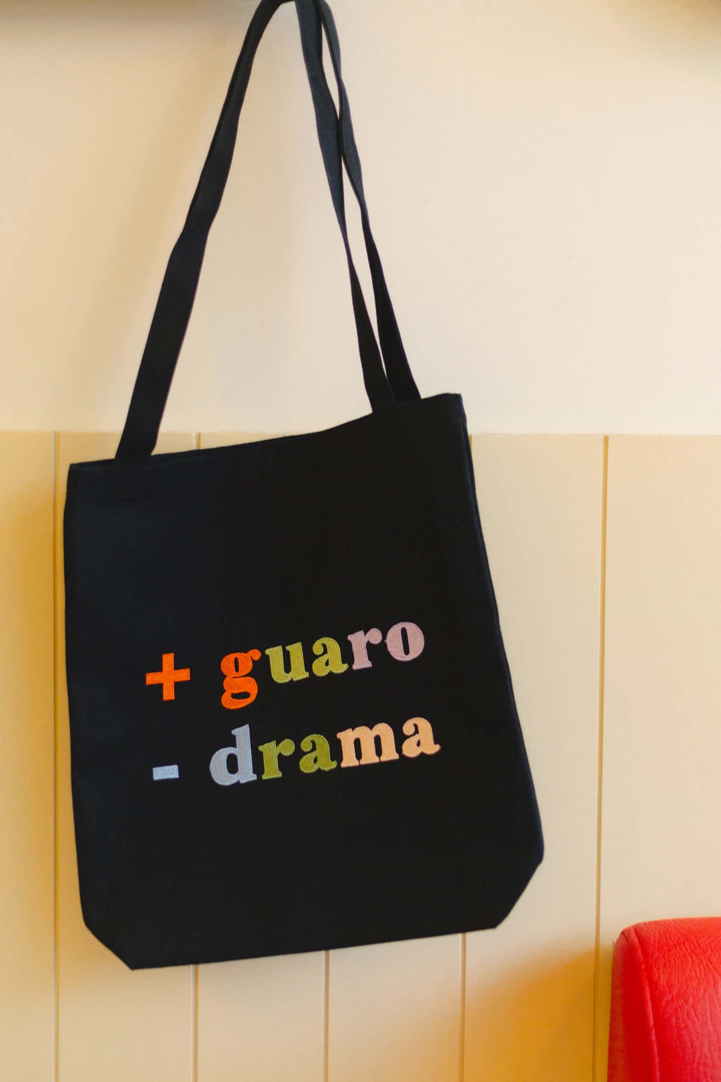 Más Guaro Menos Drama Tote Bag
