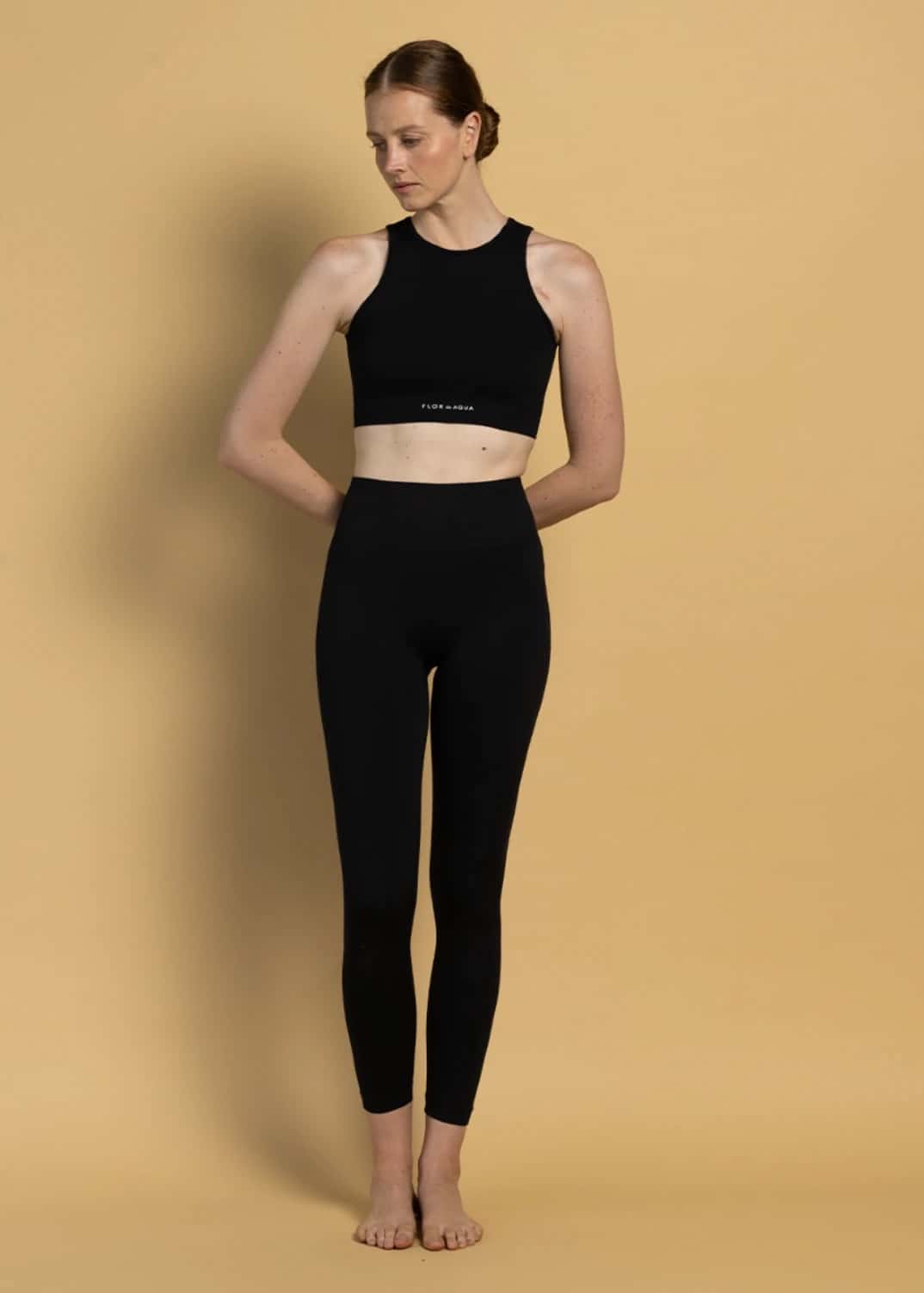 Set Croptop V Back Legging Liso Negro