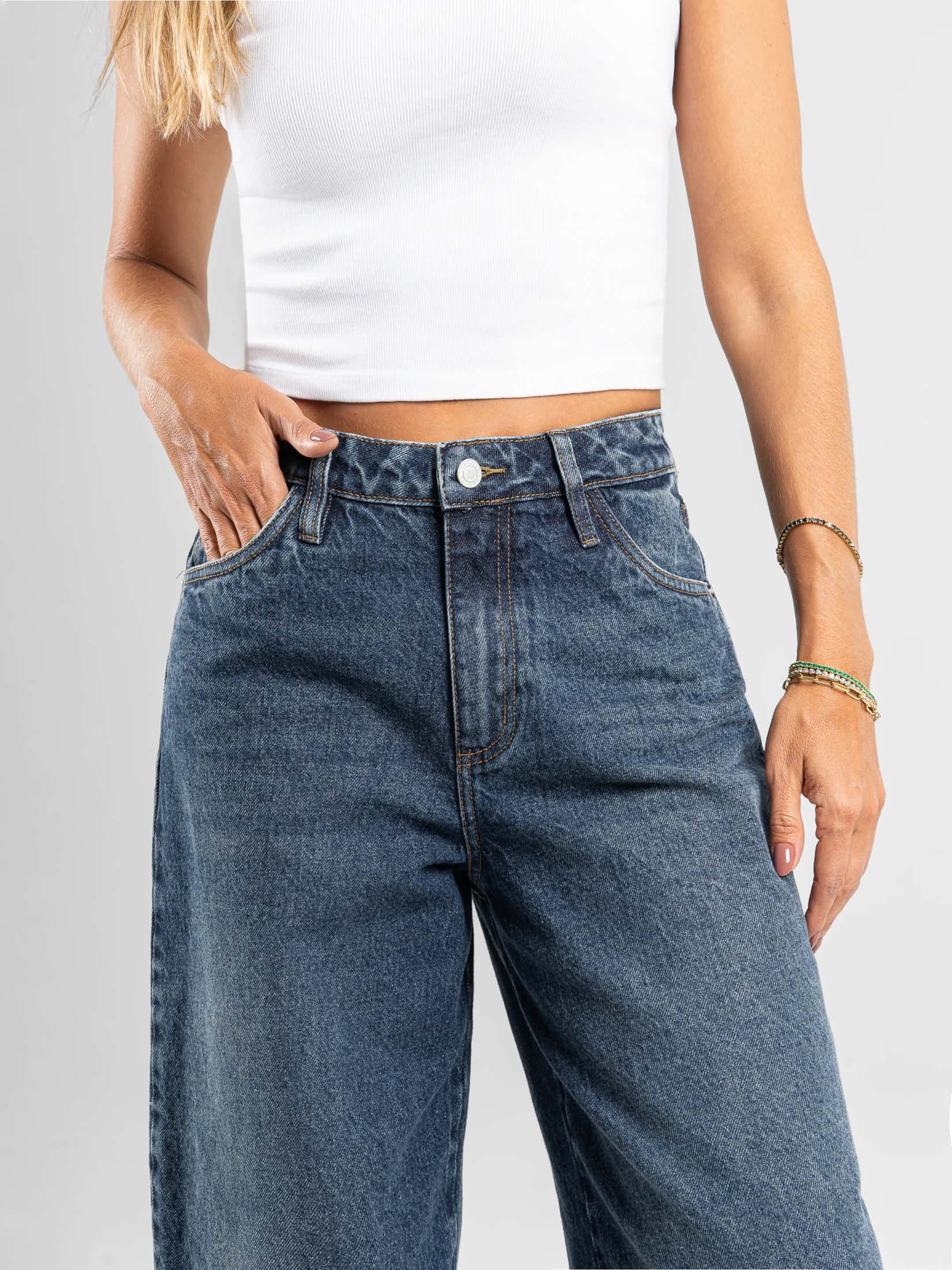 Ref: 066518 Jean baggy cropped, detalle en bota, rígido, tiro alto, tono azul oscuro. - miniatura 5
