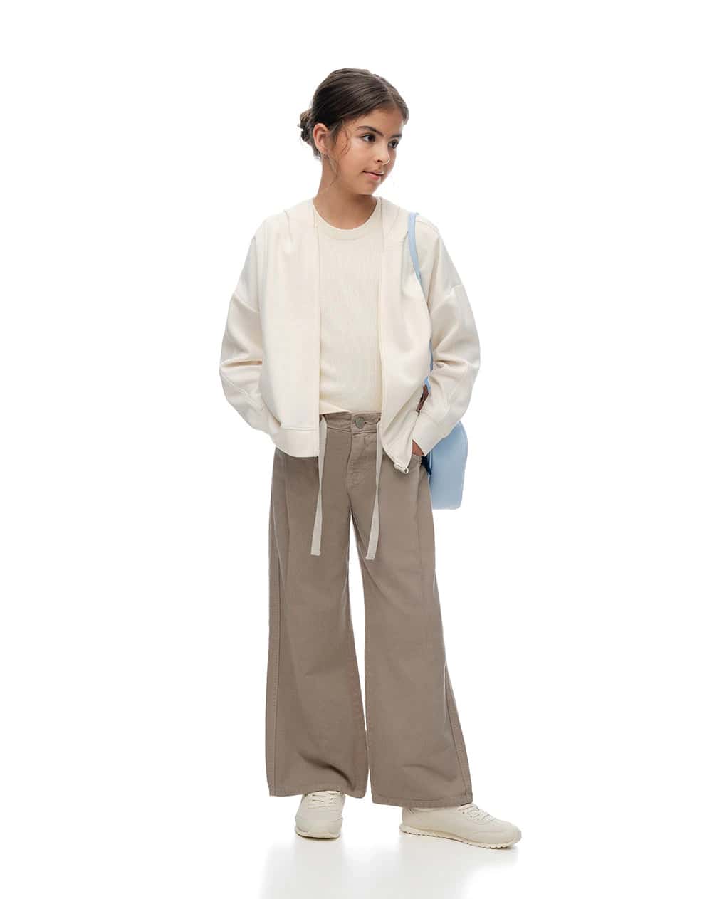 Pantalón loose tiro medio algodón café niña