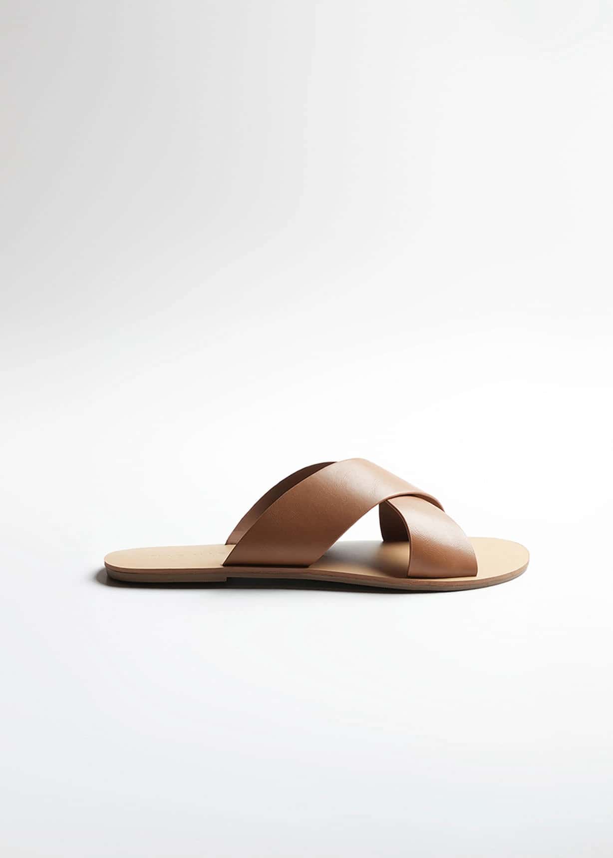 Sandalias con diseño cruzado