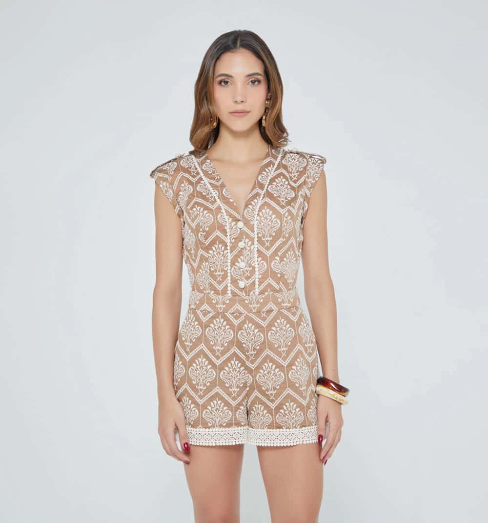 Enterizo short con encaje