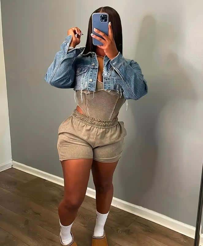 CHAQUETA JEANS CORTA