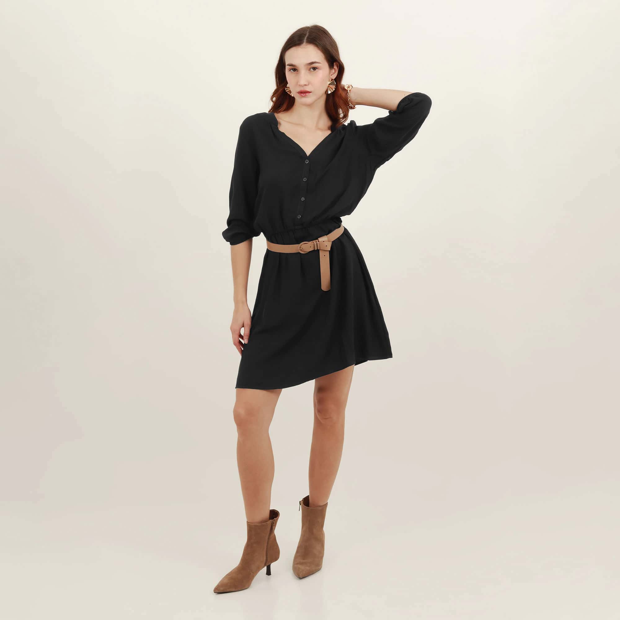Vestido safary midi cuello nerú con ajuste en cintura
