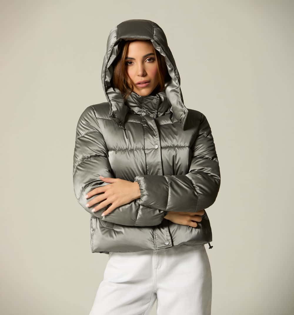 Chaqueta con capucha  acolchada