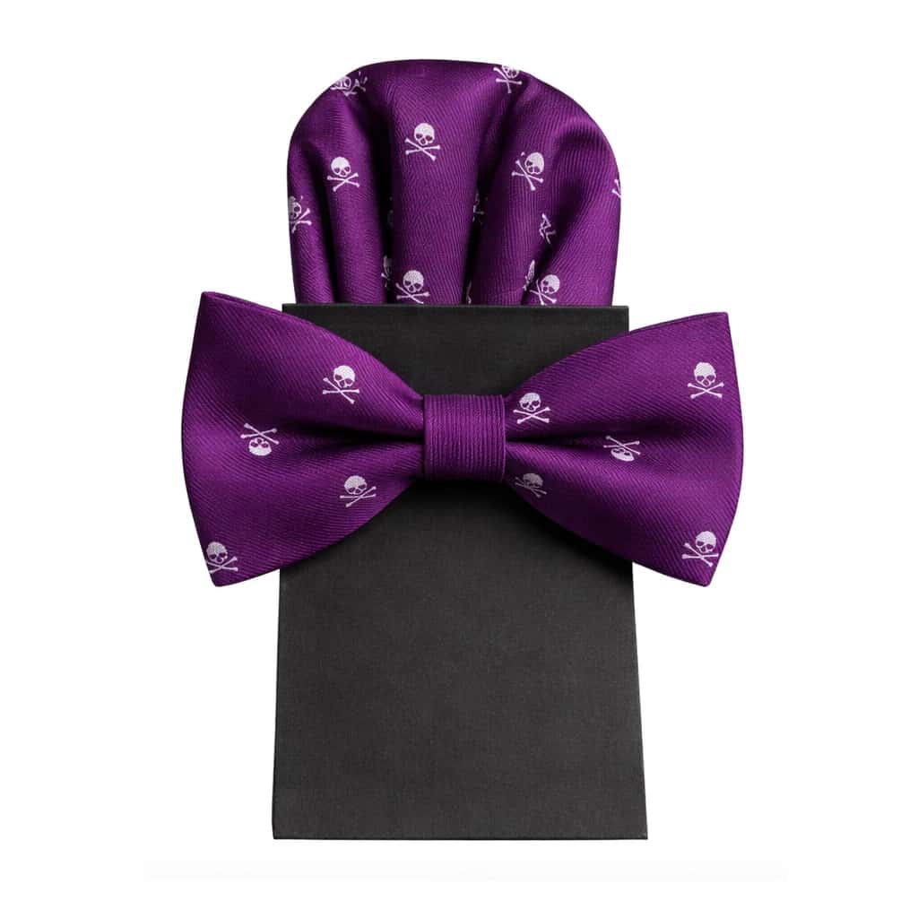 Juego de Corbatín y Pañuelo Violeta con Calaveras