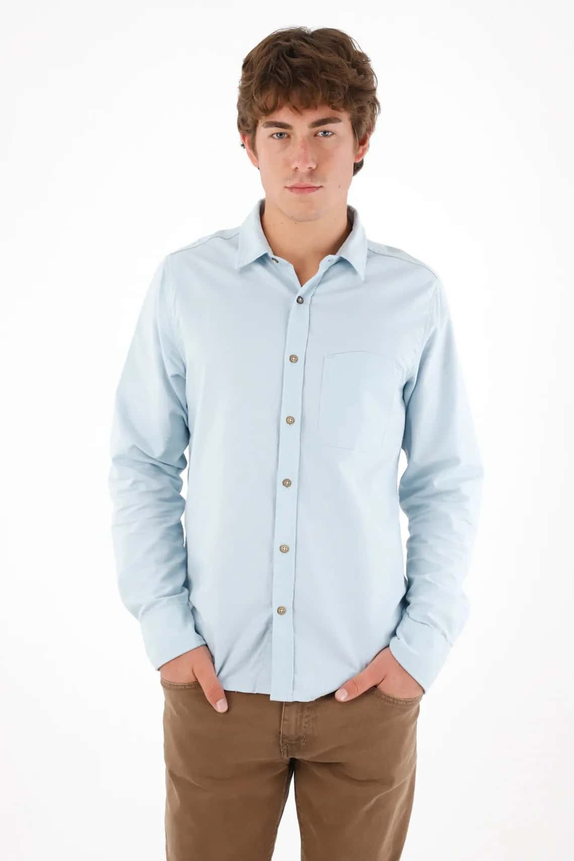 Camisa tipo Oxford azul para hombre