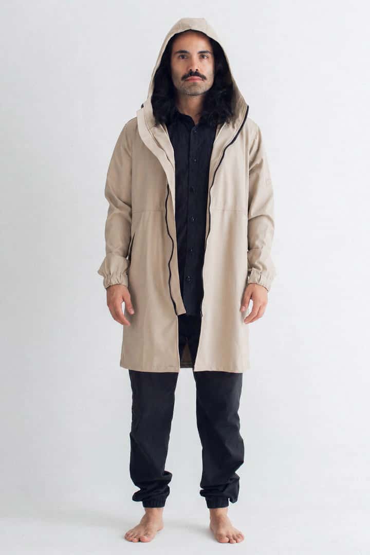 Chaqueta para lluvia beige