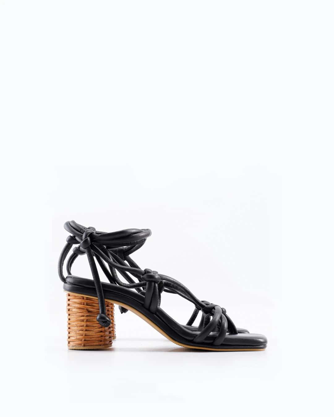 Silvia Cobos Louise Canasto Heel Negro