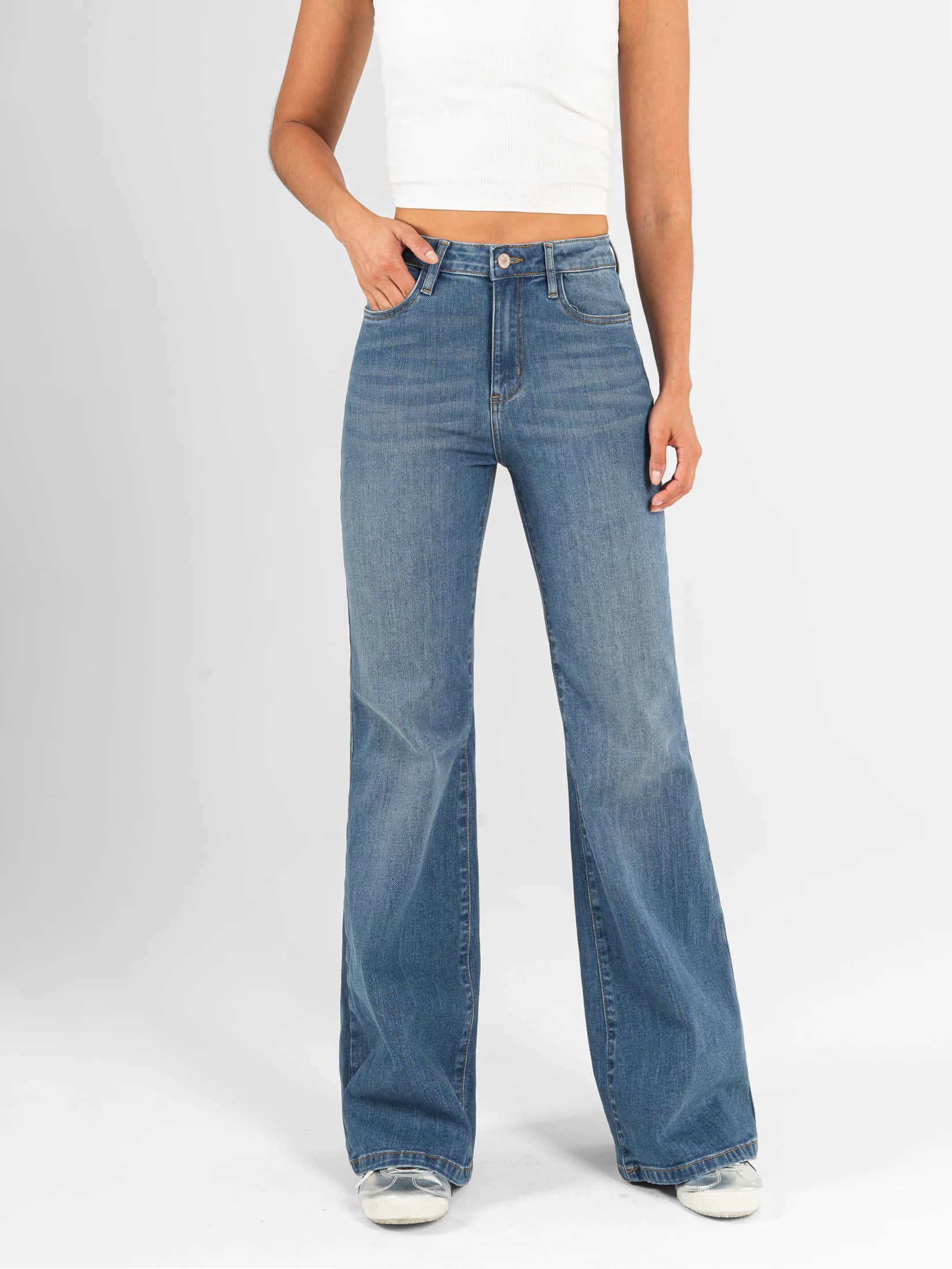Ref: 066596 Jean flare stretch, bota ancha, tiro alto, tono azul medio