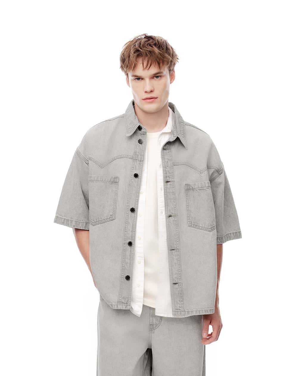 Camisa manga corta regular denim gris hombre