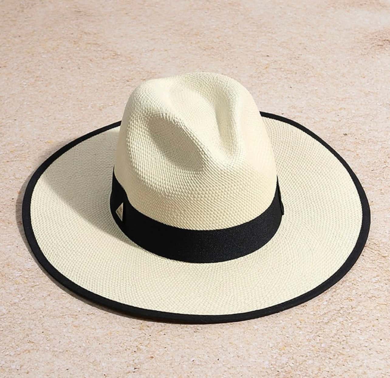 Austria hat - Hannia Char