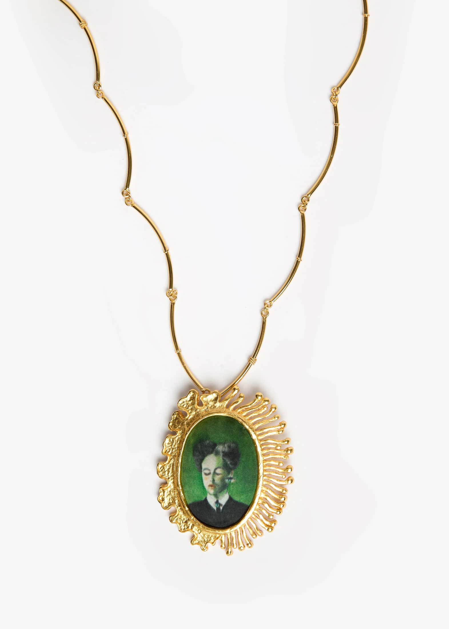 CAMEO NECKLACE