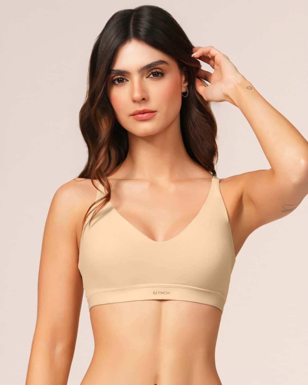 Top Prehormado en Microfibra con Almohadillas Removibles y Broche Ref. 450