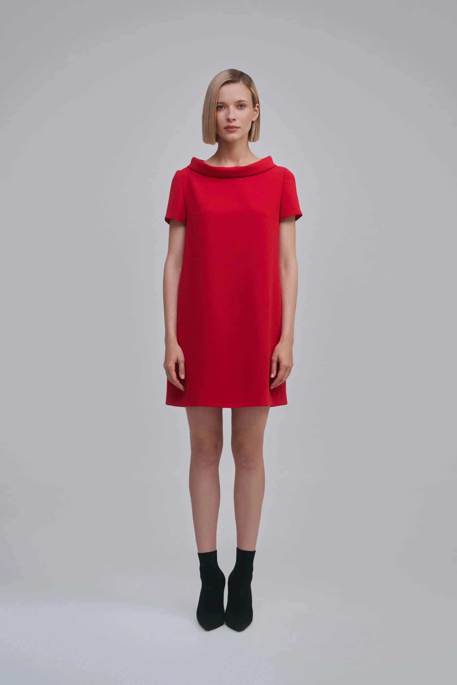 Cowl-Collar Short-Sleeve Mini Dress - miniatura 1