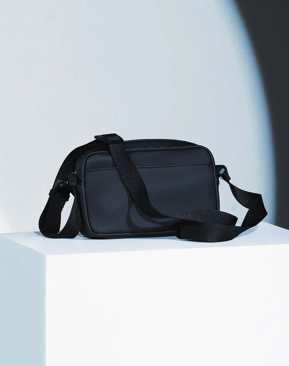 Bolso tipo bandolera negro hombre