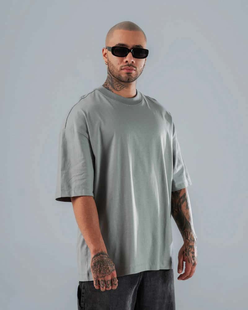 Camiseta Oversize Básica Gris Cemento - miniatura 2