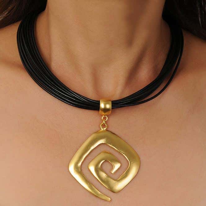 Collar Cuero Negro 10 Vueltas y Dije Extragrande Decoración Calima - miniatura 2