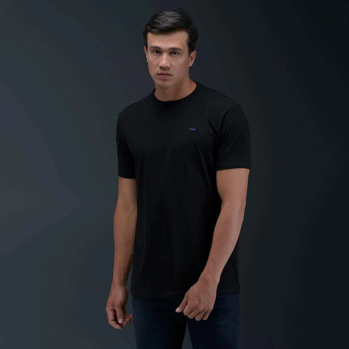 Camiseta Negra Básica