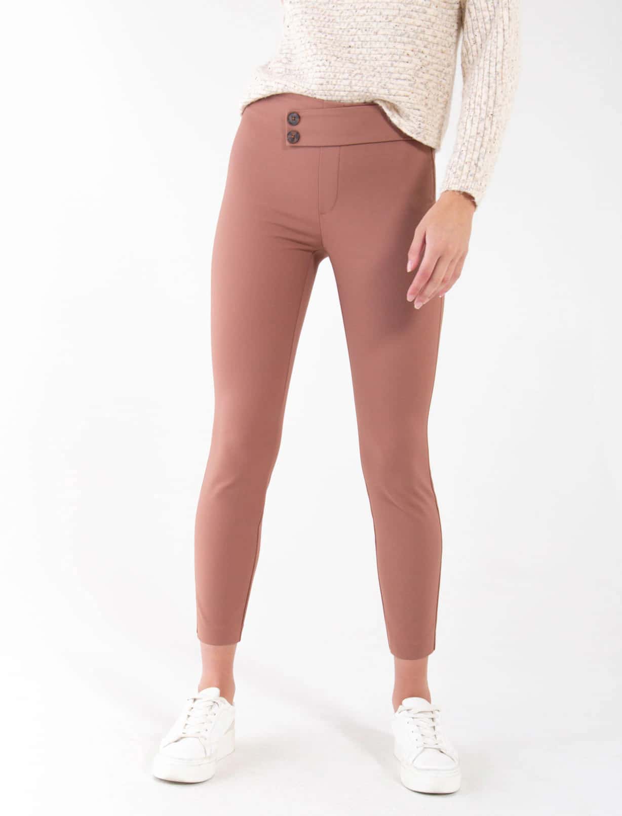 Pantalón con pretina asimétrica