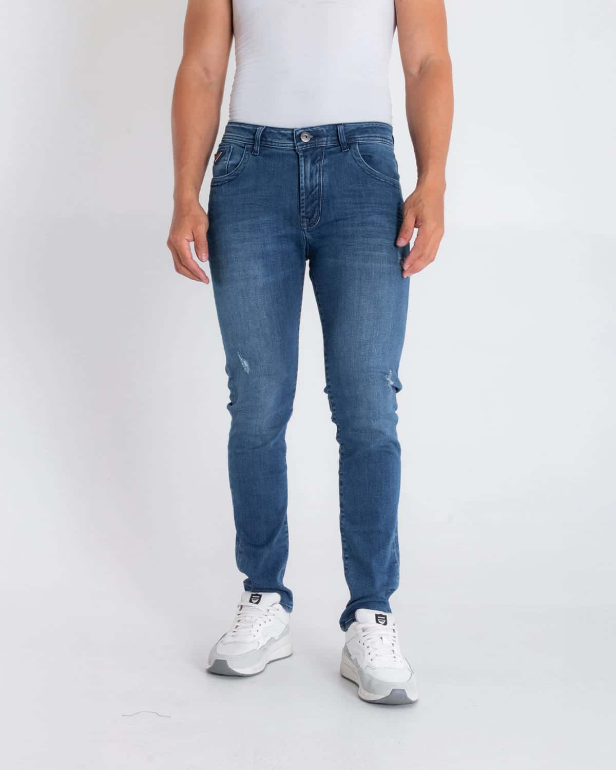 Jean slim tono medio para hombre