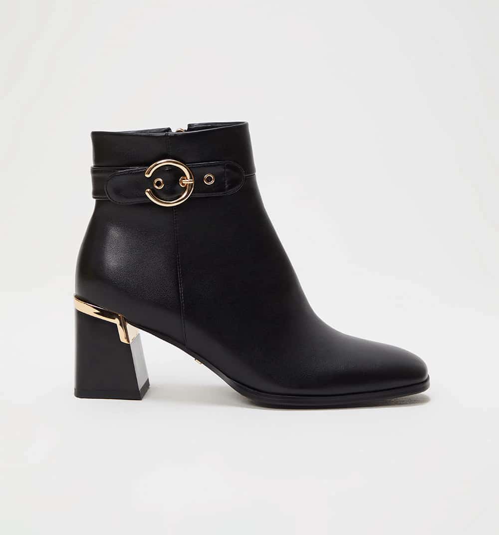 Botin con detalles metalizado