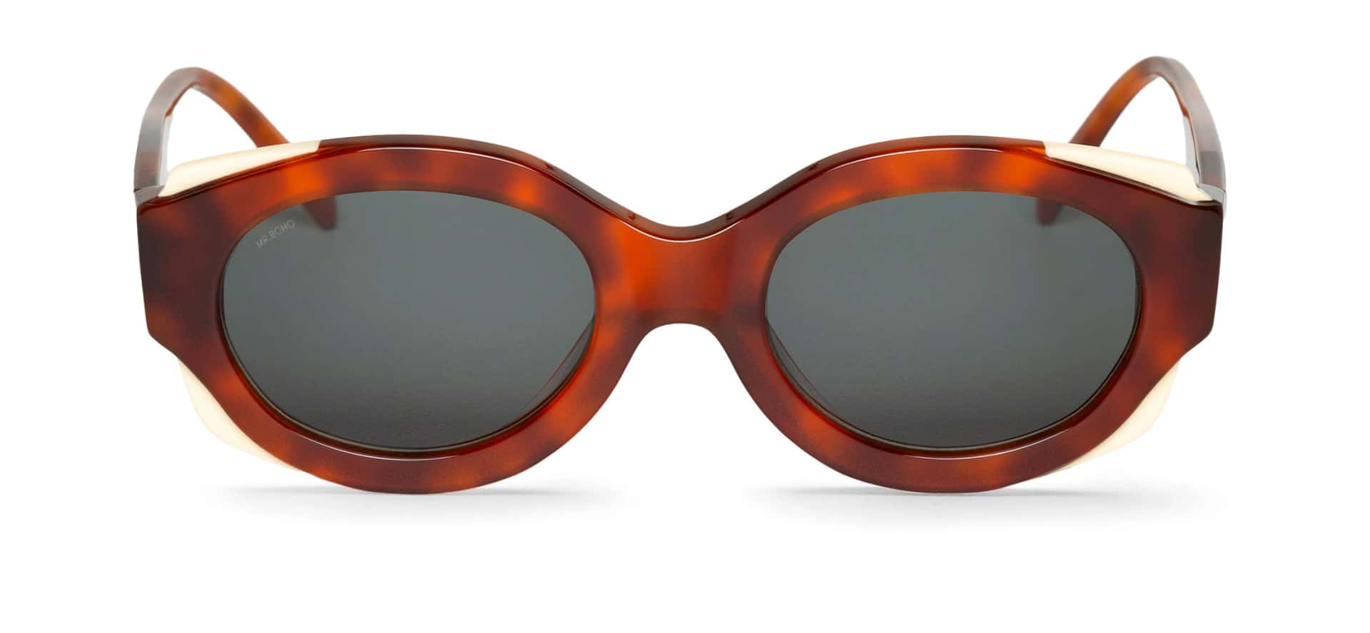 MANIFESTO- SAVINA WITH CLASSICAL LENSES