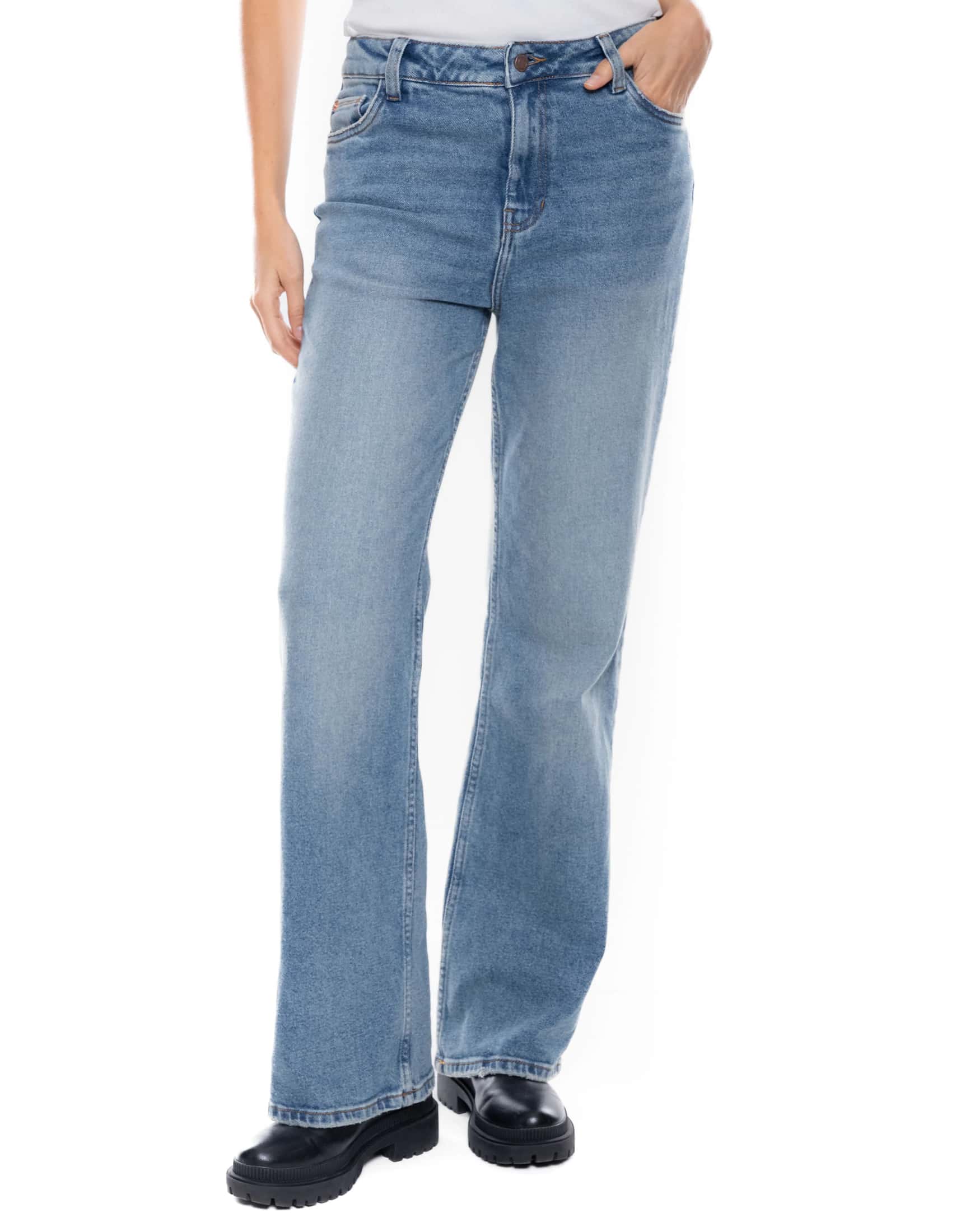 High Waist Flare Jeans Tono Medio Con Desgastes