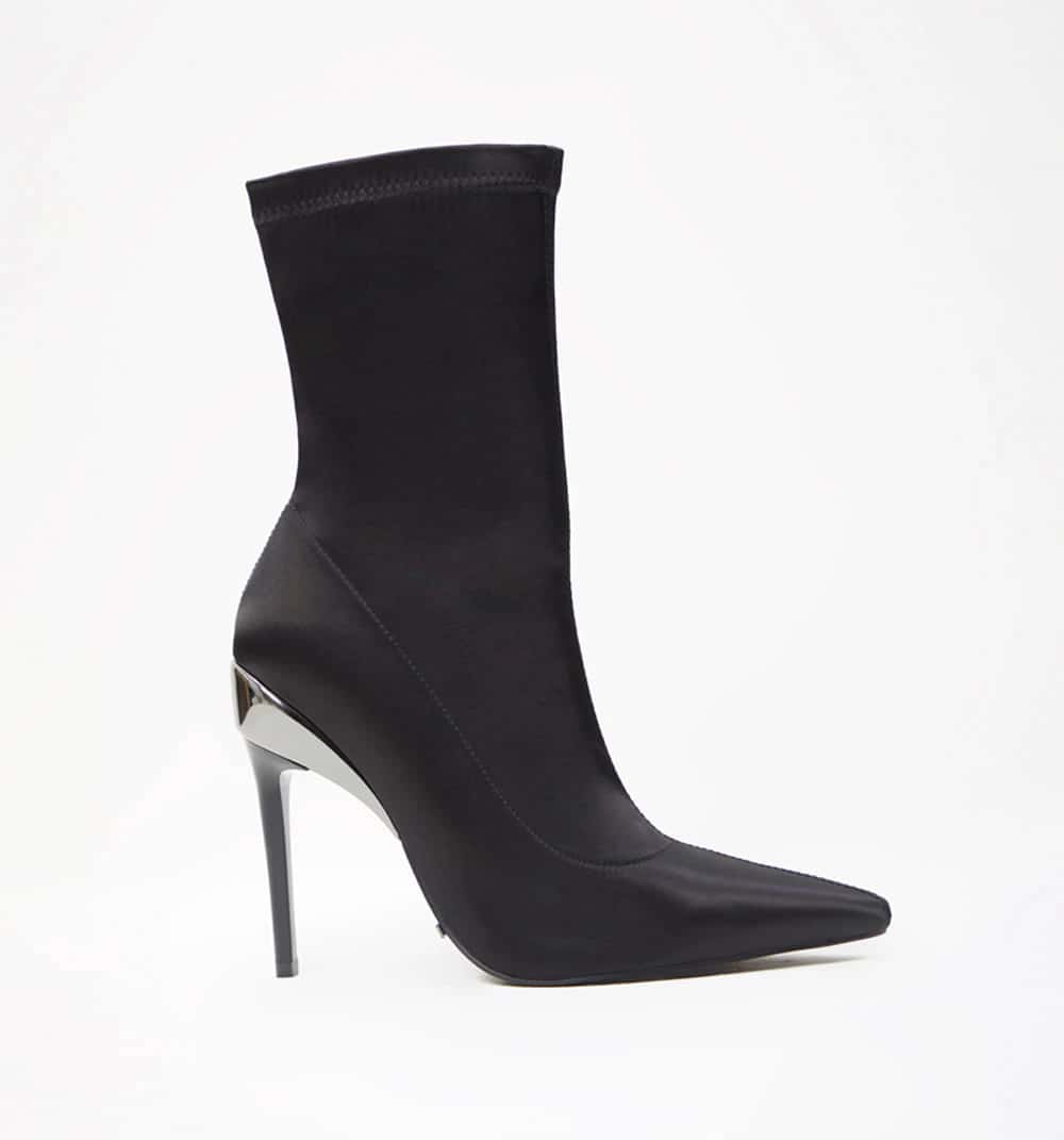 Botin media cana con detalle metalico