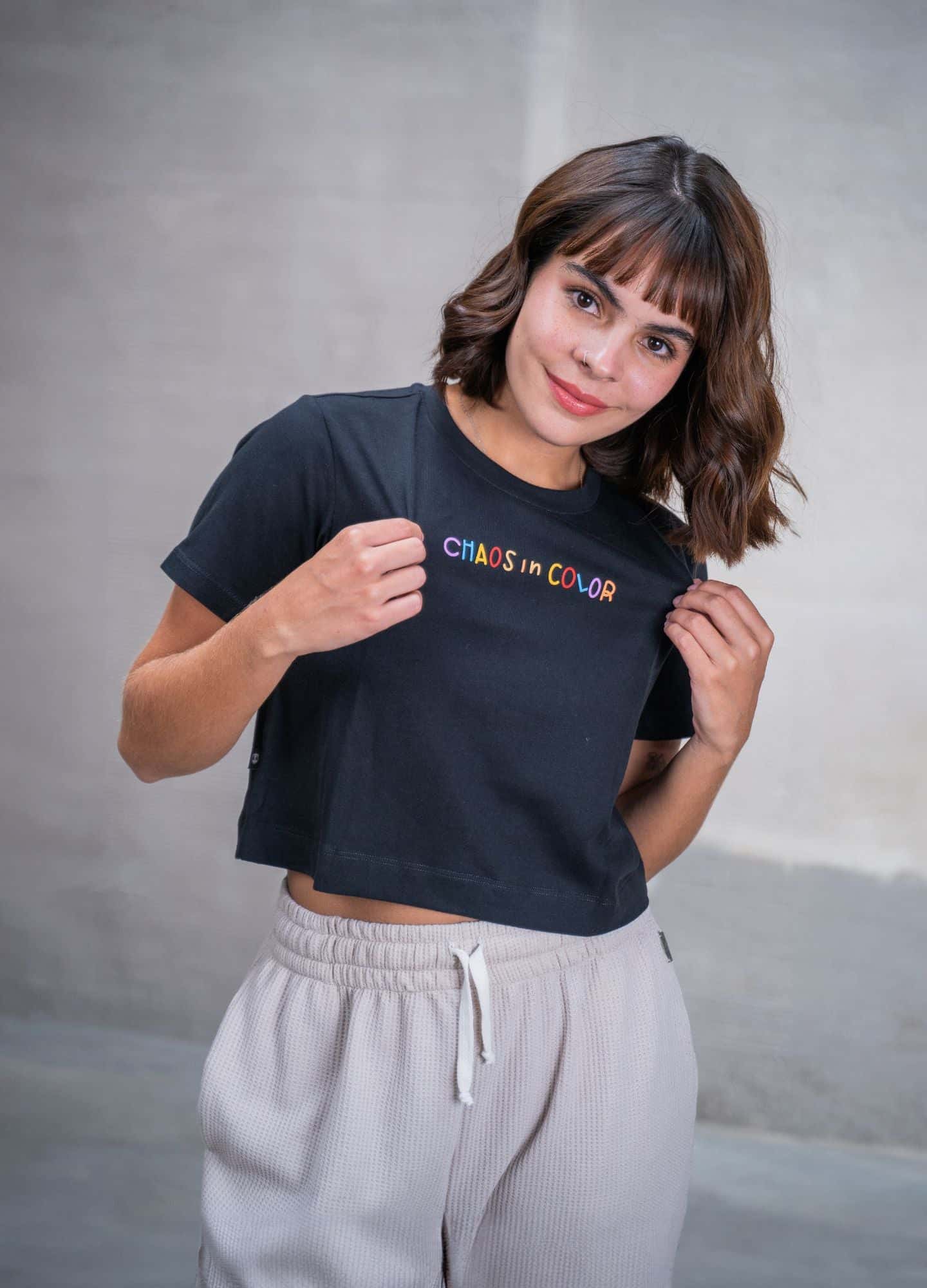 Crop Top Chaos In Color – Negro