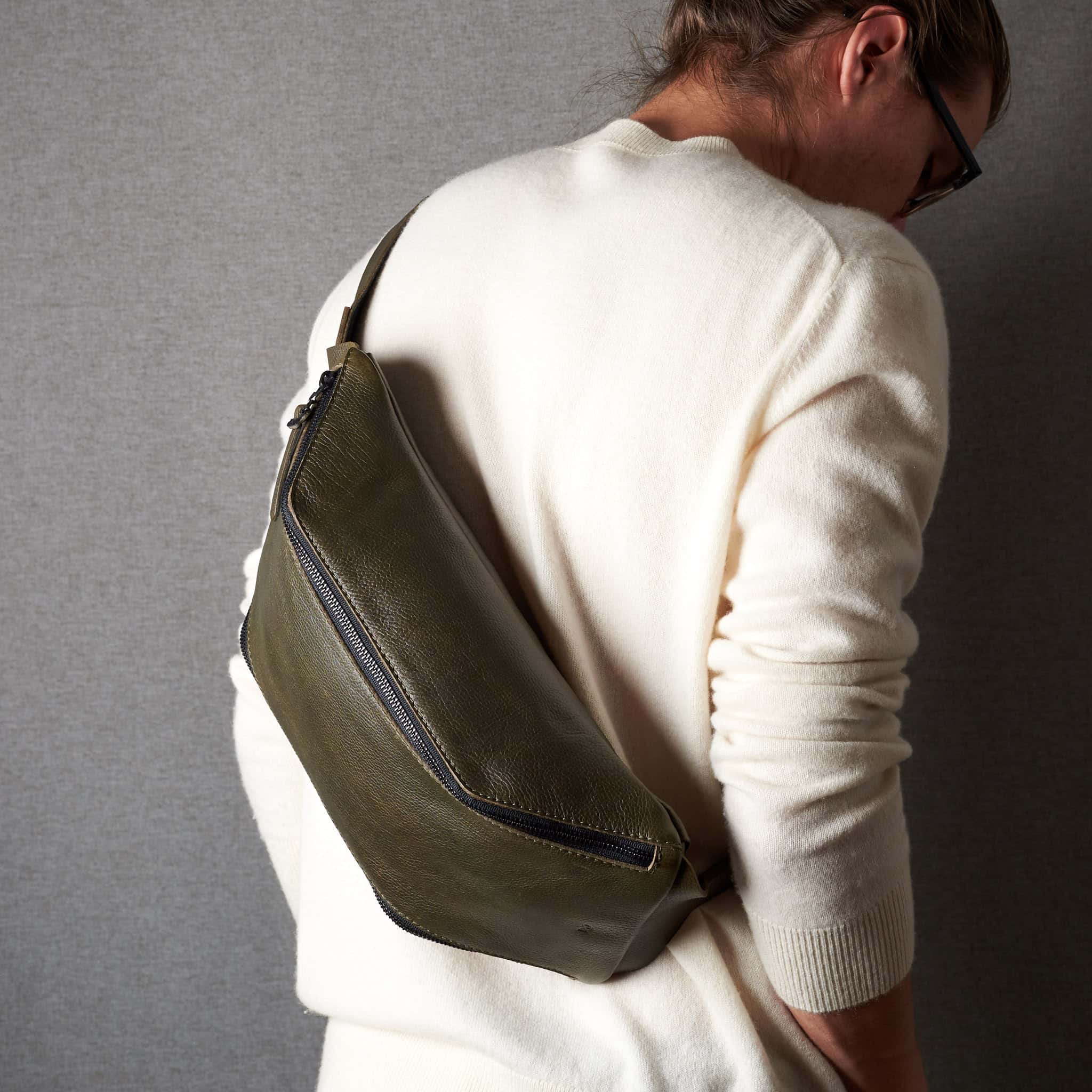 Fenek Sling Bag · Green