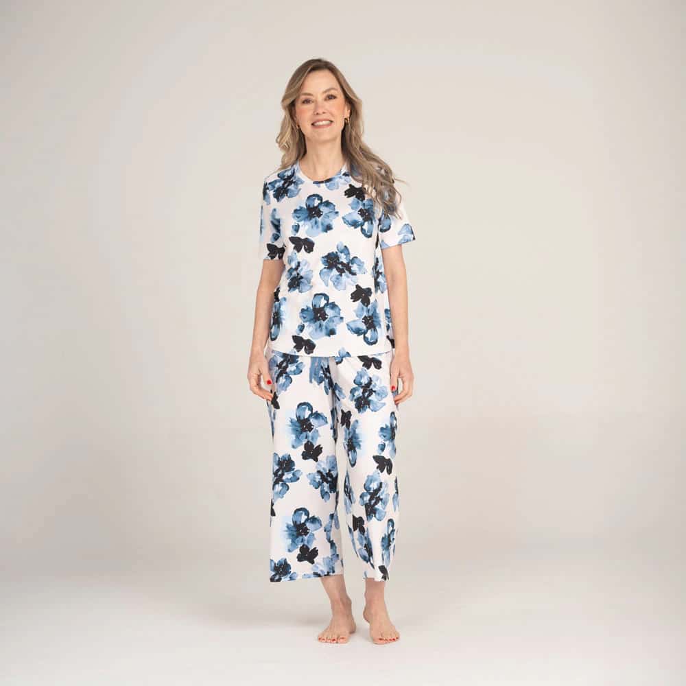 Conjunto de Pijama Pantalón Capri Pétalos.