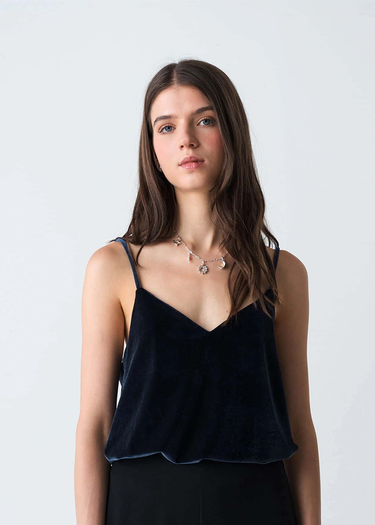 Camisa con escote en V