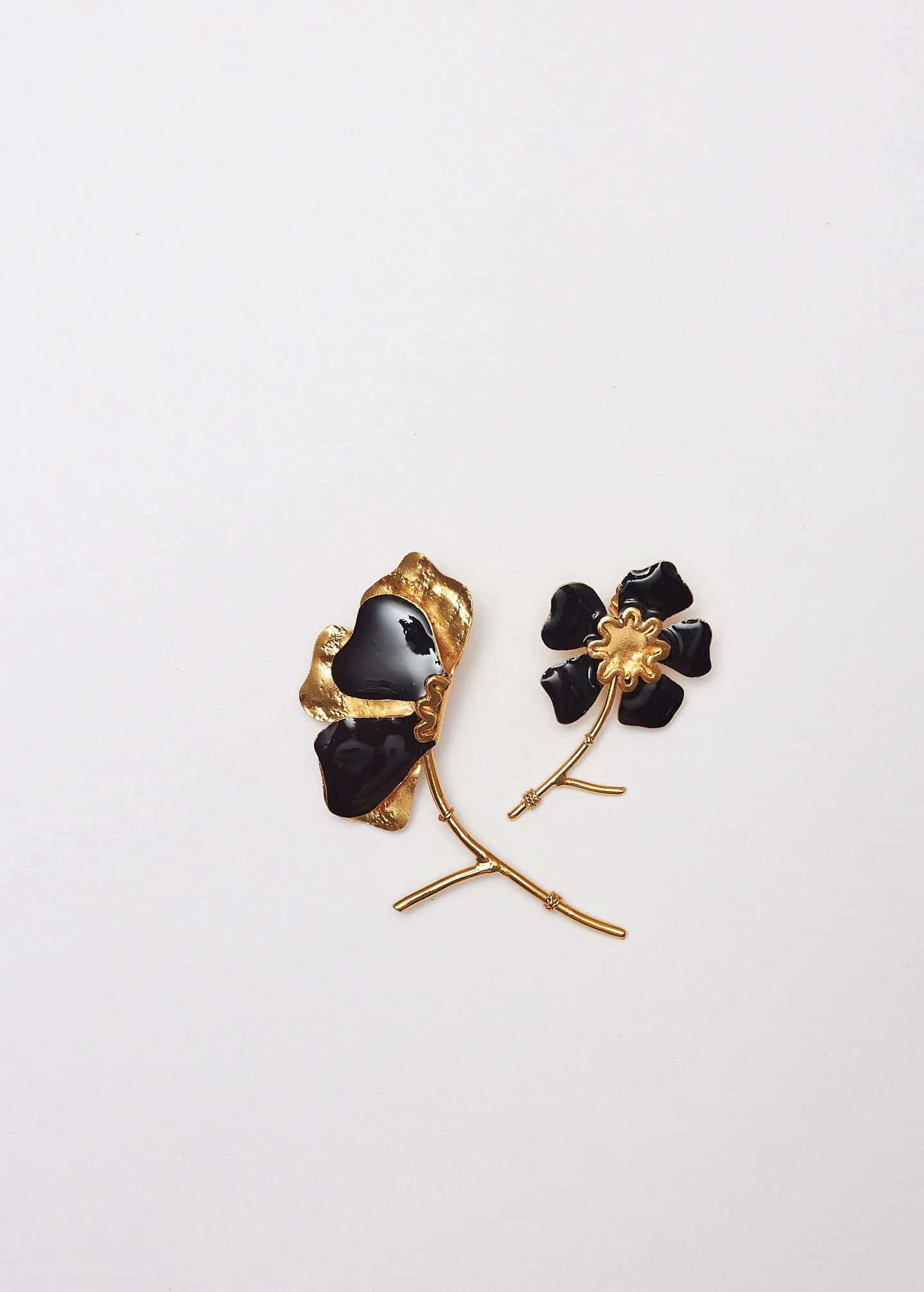 Aretes Aurora Asimetrico x Lyenzo Negros