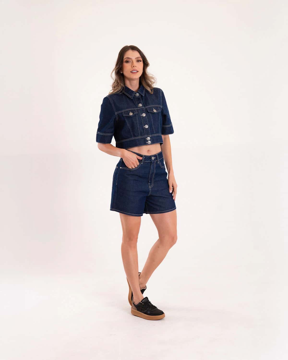 Short denim tono oscuro para mujer