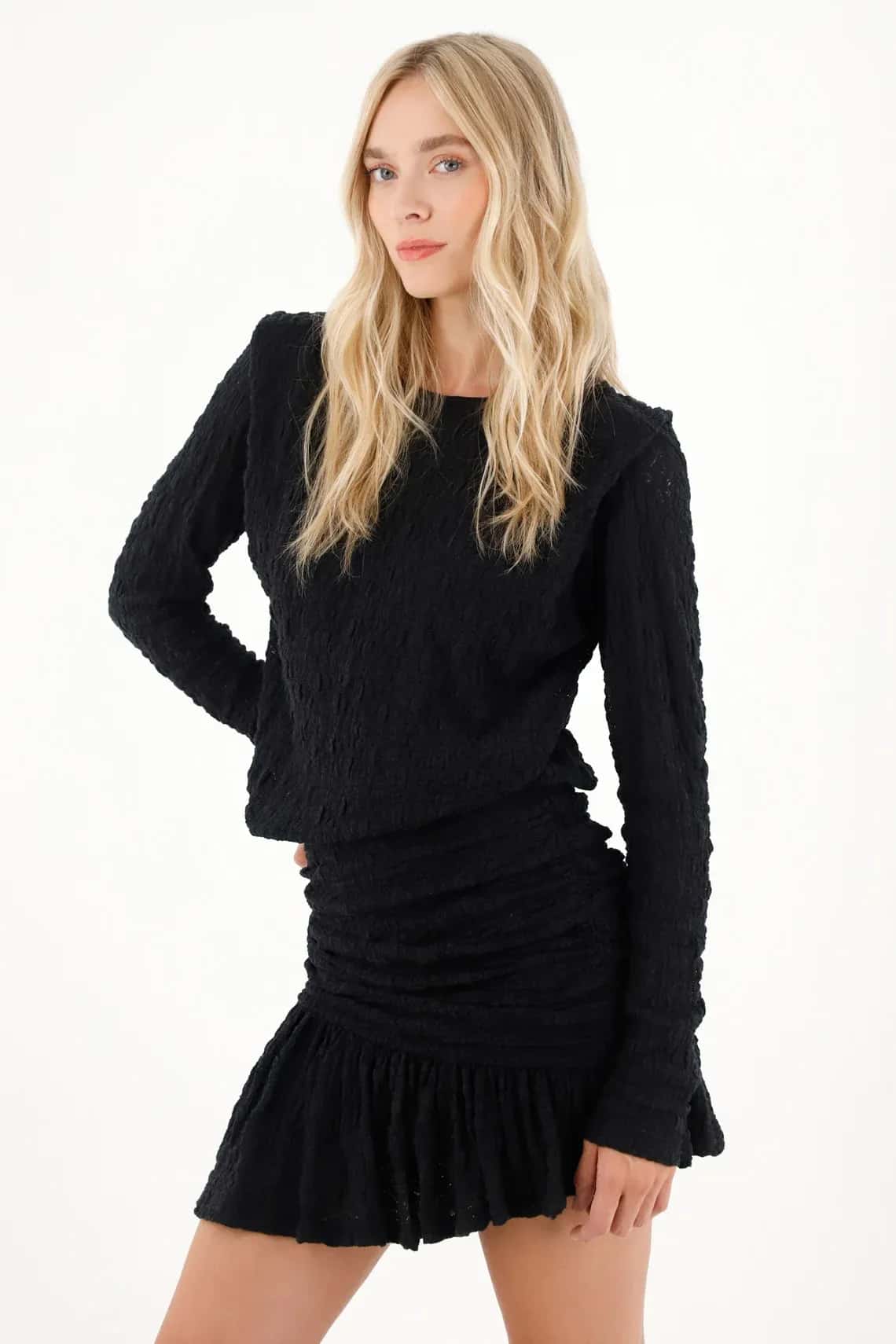Vestido corto en blonda negro para mujer