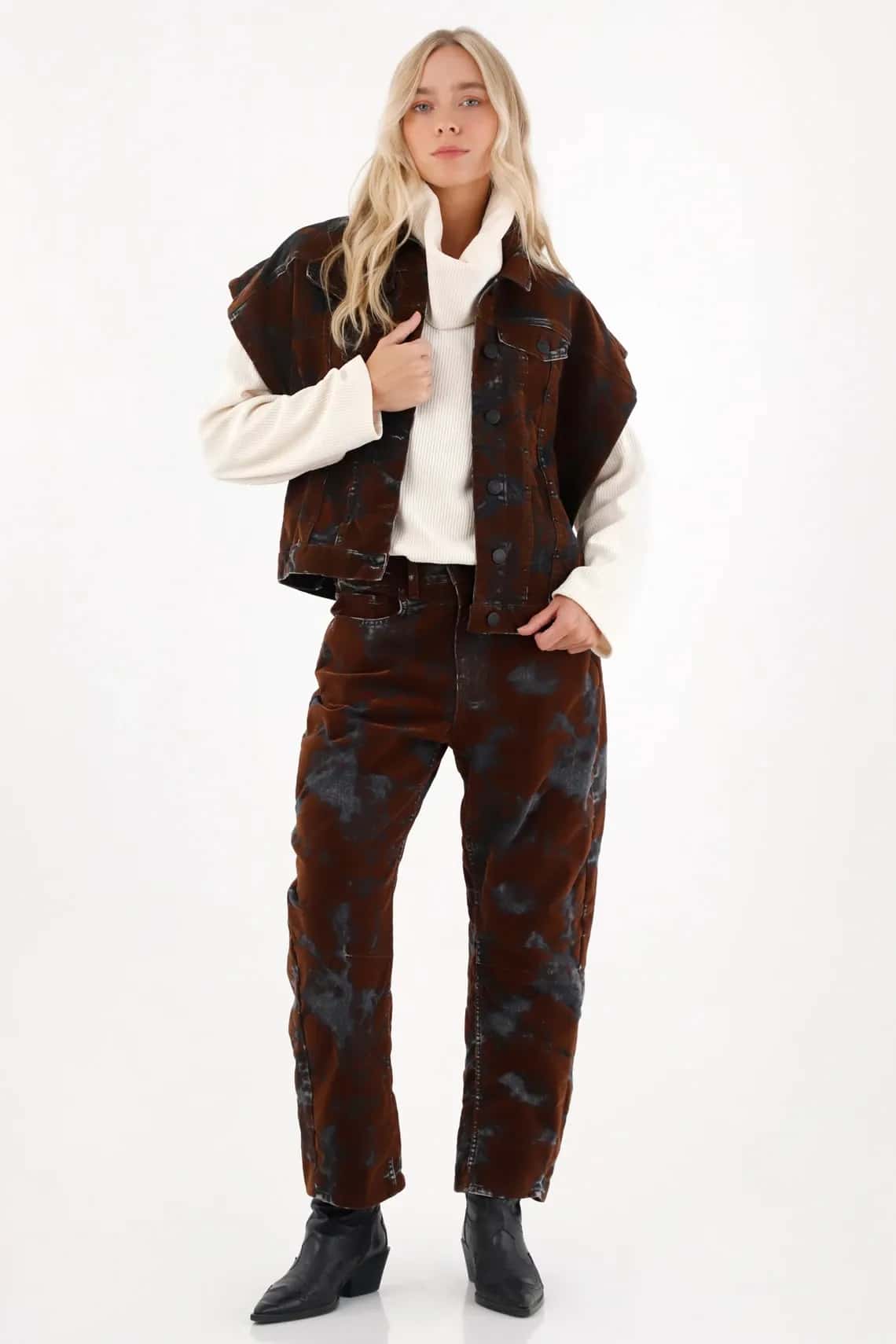 Chaleco oversize en tela velvet café para mujer