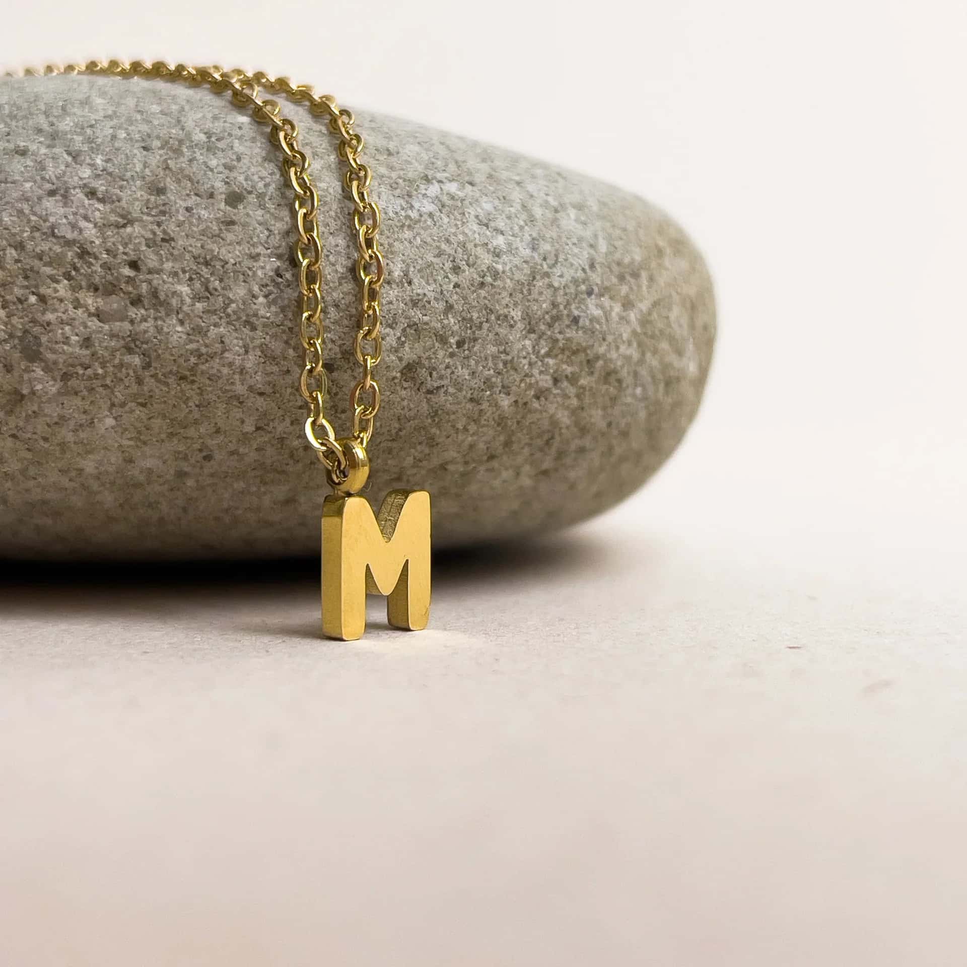 Collar ID M