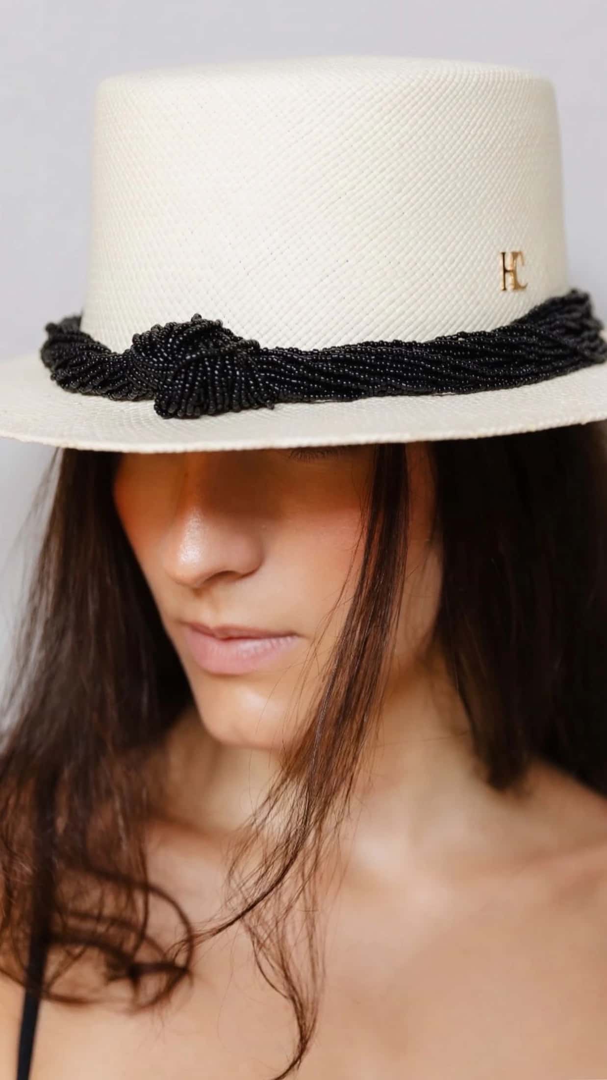 Mat hat